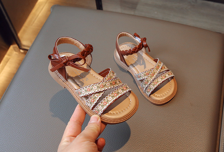 Sandali da ragazza 2024 Estate nuova principessa edizione coreana fiocco tendine di mucca scarpe da spiaggia per bambini con fondo piatto_voghion.com
