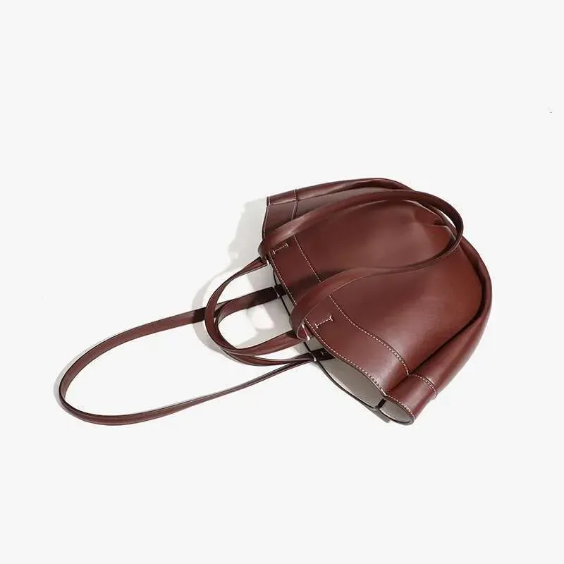 Borsa da lavoro alla moda e di grande capacità, borsa della spesa monospalla marrone del 2025 firmata, nuova._voghion.com