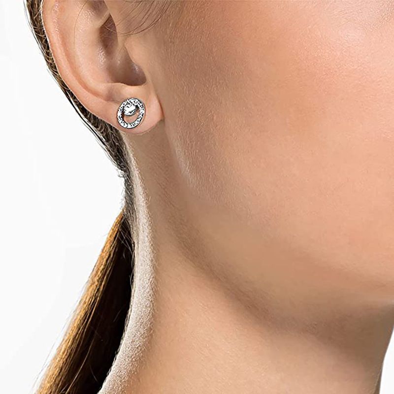 Costume simple en cercle creux, dîner de rencontre, luxe léger, haut de gamme, boucles d'oreilles et collier pour femmes de style froid de célébrité_voghion.com