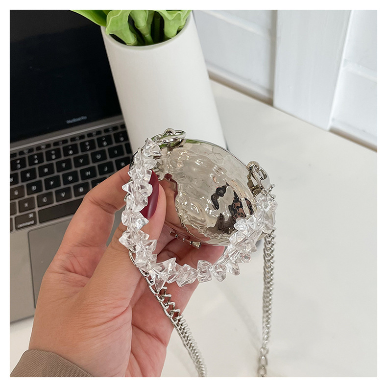 Mini 2024 Été Nouveau sac en coquille d'œuf en métal Sac de banquet de mode européenne et américaine Sac à bandoulière à bandoulière unique Sac pour femmes élégant_voghion.com