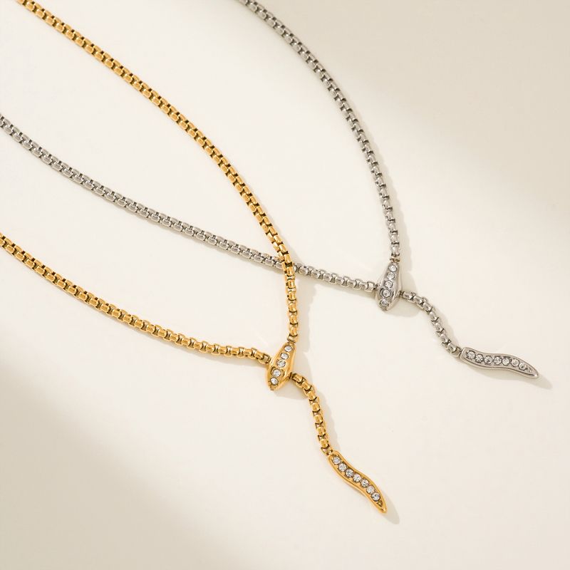 Women's Jewelry Gold Plated Titanium Steel Light Luxury Fashionable Unique Snake Shaped Zircon Clavicle Chain Set_voghion.com
