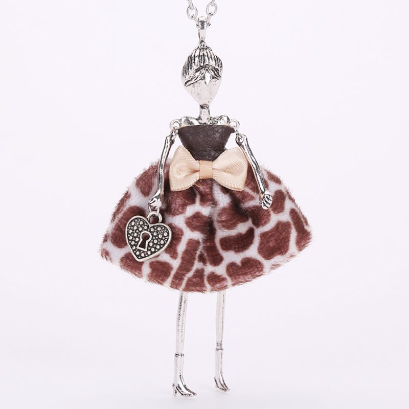 Pronta consegna YLWHJJ nuove collane lunghe nere carine per bambole da donna e pendenti per abiti caldi per bambine, maxi collana di marca, dichiarazione di moda_voghion.com