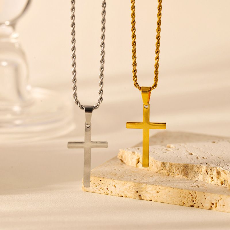Collana con croce intrecciata in acciaio inossidabile, versatile e alla moda, placcata in oro vero, con catena in lana color oro_voghion.com