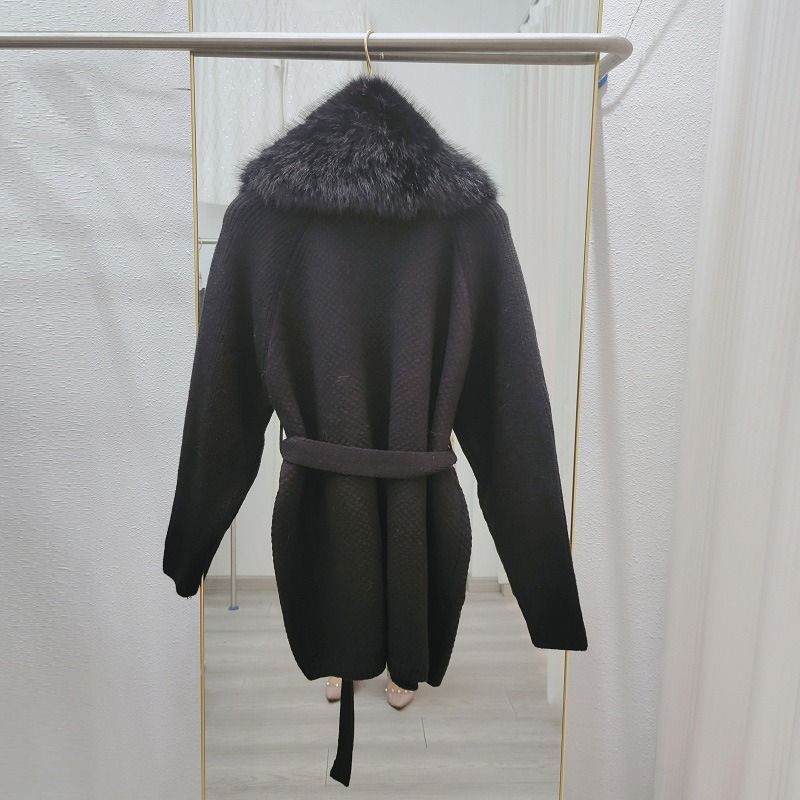 Damenbekleidung: Luxuriöse Strickjacke für Damen mit Kragen aus Kunstfuchspelz – weicher und warmer Pullovermantel mit offener Vorderseite für elegante Freizeitkleidung (Grau, Schwarz)_voghion.com