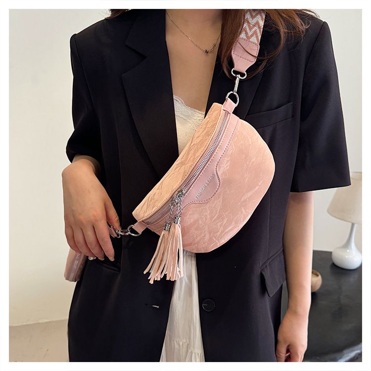 Borsa a tracolla con tracolla larga, semplice, alla moda, versatile, con tracolla larga, nuova, con nappa e lettera._voghion.com
