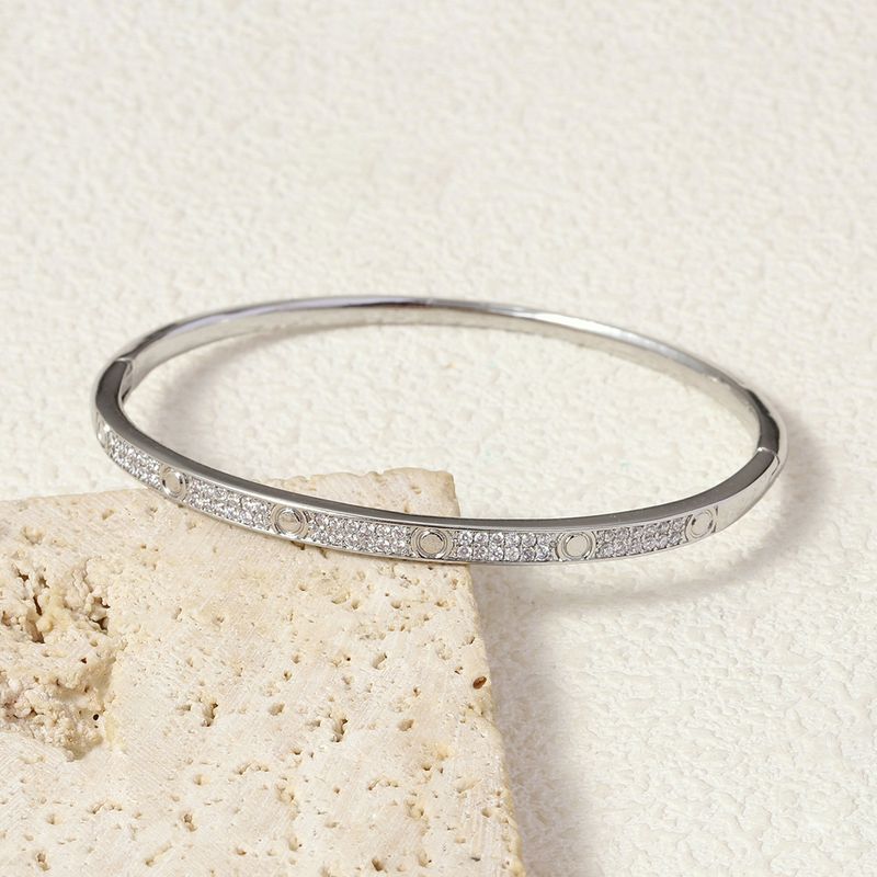Zirconia Inlaid Green Eye Snake Copper Plated Clasp Bracelet High-End Minimalist Style Jewelry_voghion.com