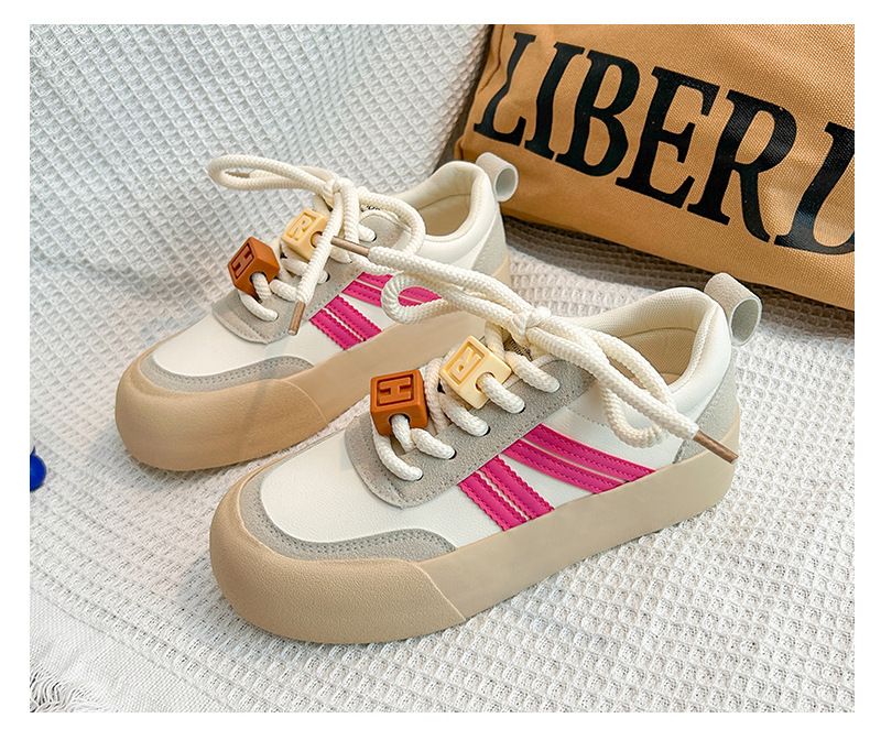Ragazza vigorosa, versatile, con suola spessa, allenamento tedesco, piccola tavola bianca, scarpe sportive Instagram primavera 2024 da donna_voghion.com