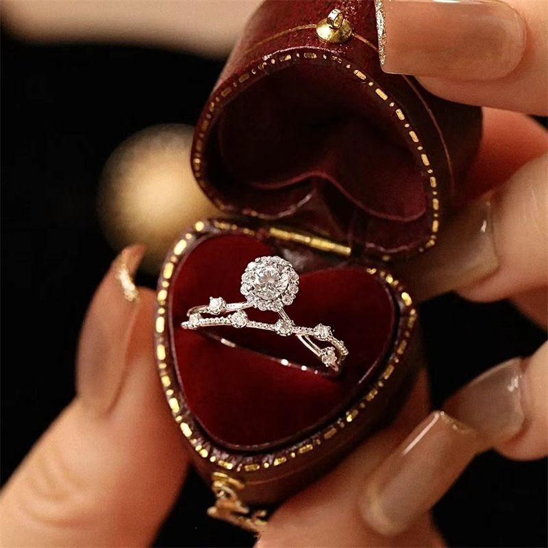 Radiant Star 1 Carat Moissanite For Women, Sterling Silver And White Gold, Niche Design, Simulated Diamond Wedding Ring_voghion.com