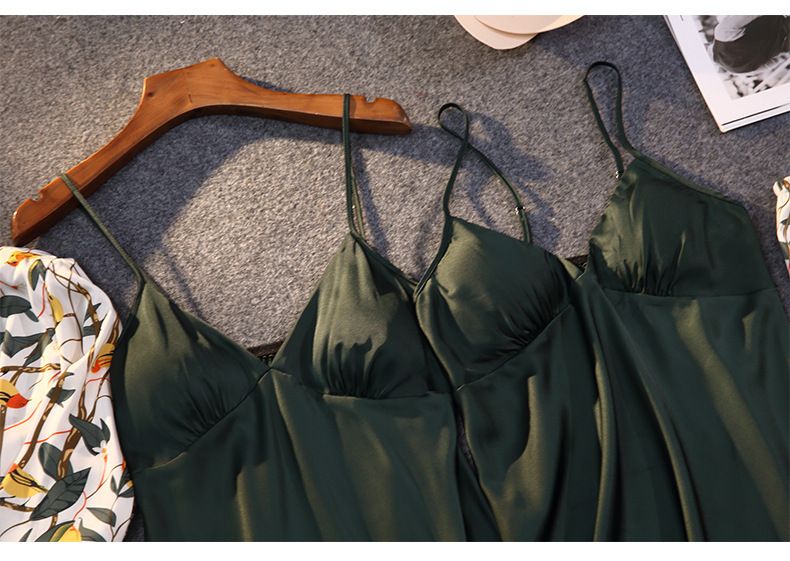 Sexet femdelt sæt til kvinder med skåle og pyjamas i imiteret silke_voghion.com
