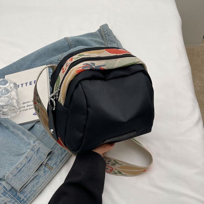2025 Nova Bolsa Feminina de Ombro Crossbody Primavera Verão Casual Lona Versátil Oxford Pano Shell_voghion.com