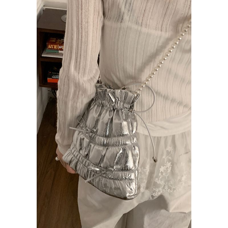 Borsa a tracolla con catena di perle per donna, 2025, nuova moda, borsa a secchiello con tracolla singola e plissettata con fiocco_voghion.com