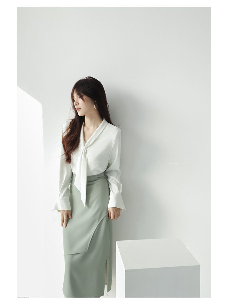 Design ispirato alle maniche lunghe per le donne nella primavera autunno 2024, con nuovo stile di colletto a nastro e sensazione di alta qualità,_voghion.com