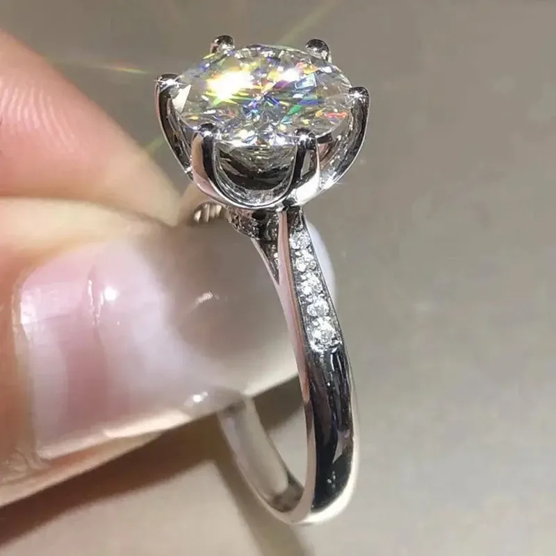 2025 Nieuw binnen CAOSHI Briljante ronde pootjeszetting Cubic Zirconia Damesringen Veelzijdige trouwaccessoires Klassieke statement sieraden_voghion.com