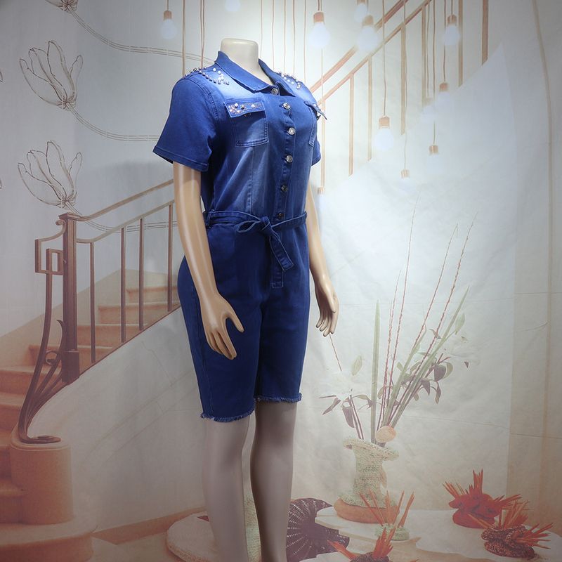 K Damenbekleidung – Overall-Shorts aus Stretch-Denim mit Hotfix-Strasssteinen in Silber und weißen Perlen_voghion.com