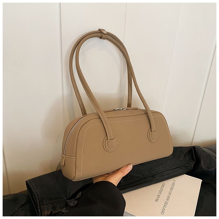 Bolsas de design de nicho para deslocamento com axila fosca com costura de carro grande capacidade ombro 2024 bolsa feminina premium_voghion.com
