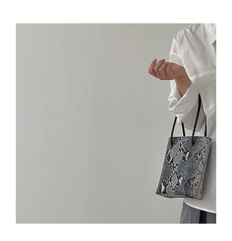 Sac à main crocodile de niche pour femmes, version coréenne, avec seau à motif portatif, à la mode, nouvelle collection 2024_voghion.com
