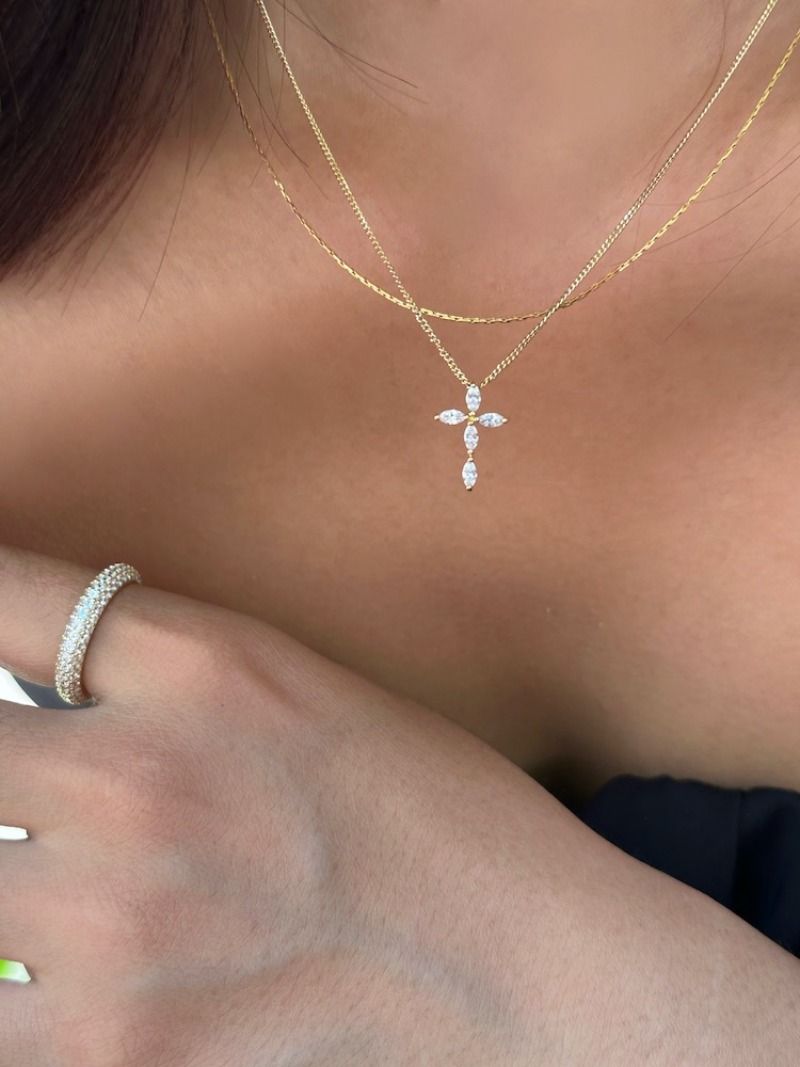 Collana con croce in argento sterling con rombo e zirconi da donna, versatile, di alta qualità, con catena a clavicola 2025_voghion.com