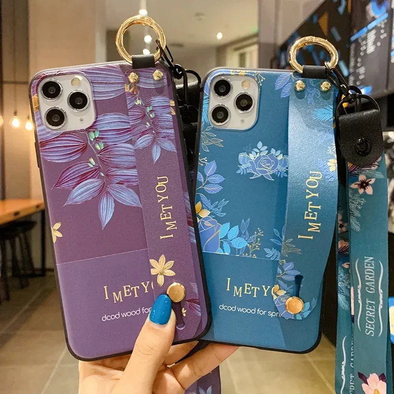 Wrist Strap Lanyard Case For Samsung S25 Plus Ultra S24 FE A56 26 06 16 36 15 25 35 55 Flower Leaves Soft TPU Phone Holder Case_voghion.com