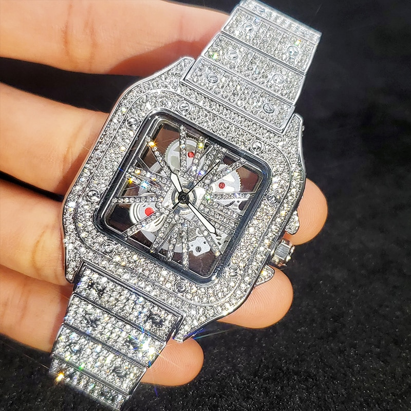 2023 Nové čtvercové hodinky pro muže Originální zlaté hip hopové diamantové náramkové hodinky Iced Out Bling z nerezové oceli vodotěsné hodiny_voghion.com