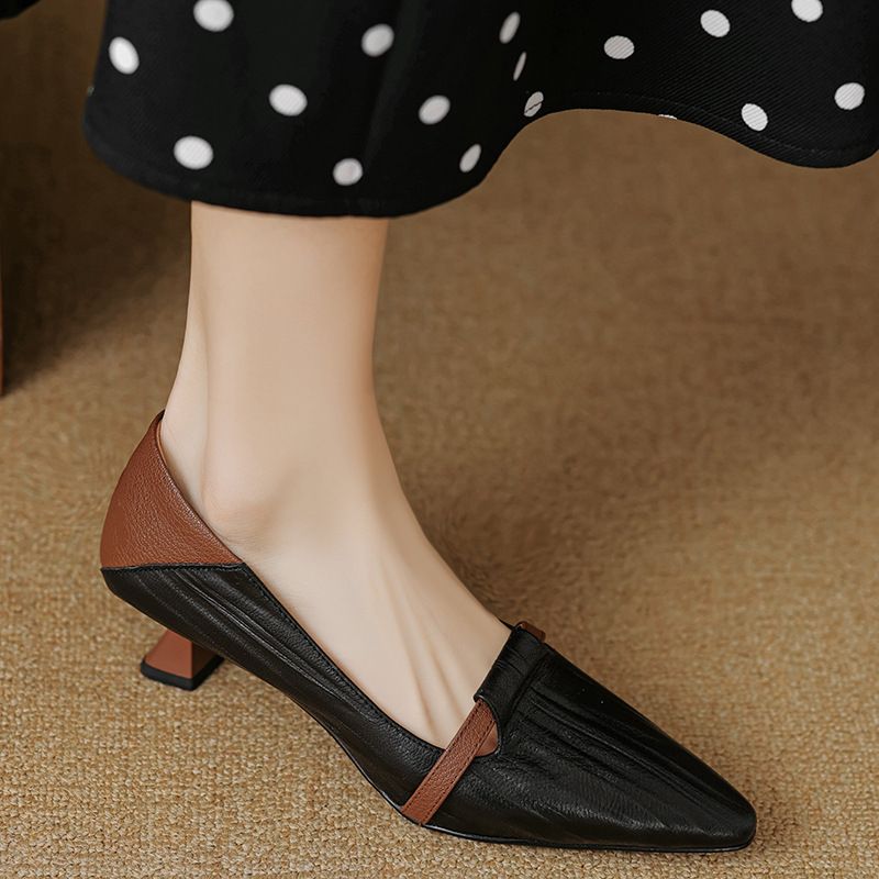 Paris Encounter ~ Eleganti scarpe slip-on a punta con tacco a gatto basso e blocchi di colore per donna_voghion.com