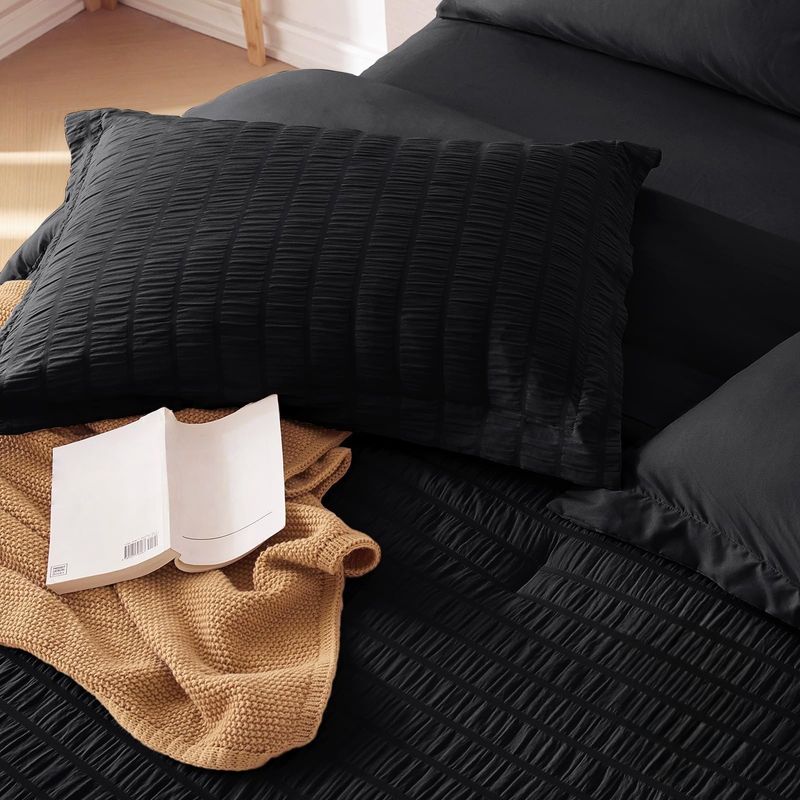 Quilt Set Black Seersucker Fat Quilt Core Chemical Fiber Quilt Quilt Three Piece Quilt_voghion.com