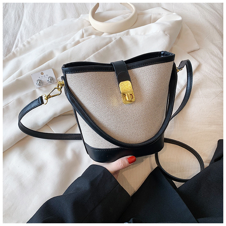 Women's Bag New Summer Simple Commuting Single Shoulder Crossbody Bag Fashion Niche Large Capacity Underarm Women's Bag_voghion.com