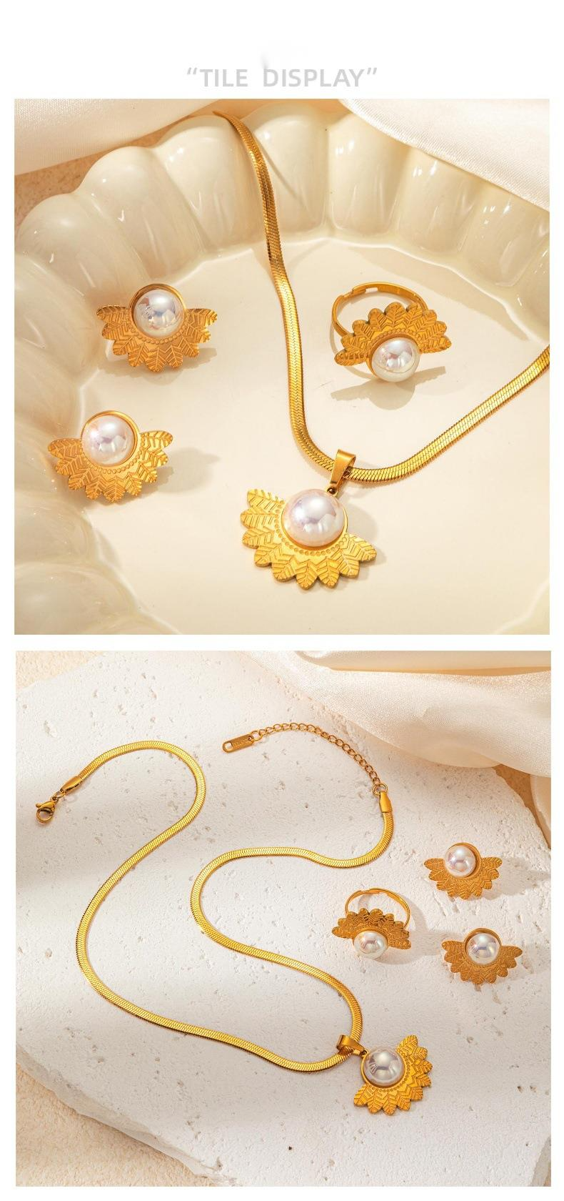 Dreiteiliges Set aus Edelstahlschmuck im Barockstil, Perlen, Blättern aus Titanstahl, Halsketten, Ringen und Ohrringen_voghion.com