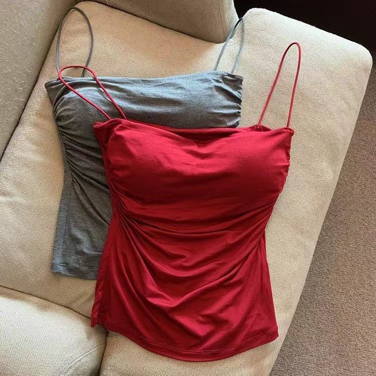 Canotta da donna estiva con spalline sottili, imbottitura sul petto per interno e_voghion.com