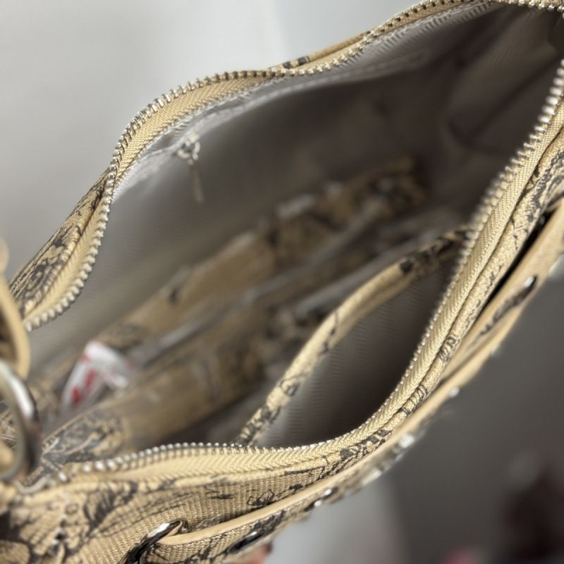 Saturn Biker High-end New Design Commuter Wrinkled Underarm Shoulder Crossbody Bag 2025 Fall And Winter New Fashion Hundred Niche Personality_voghion.com