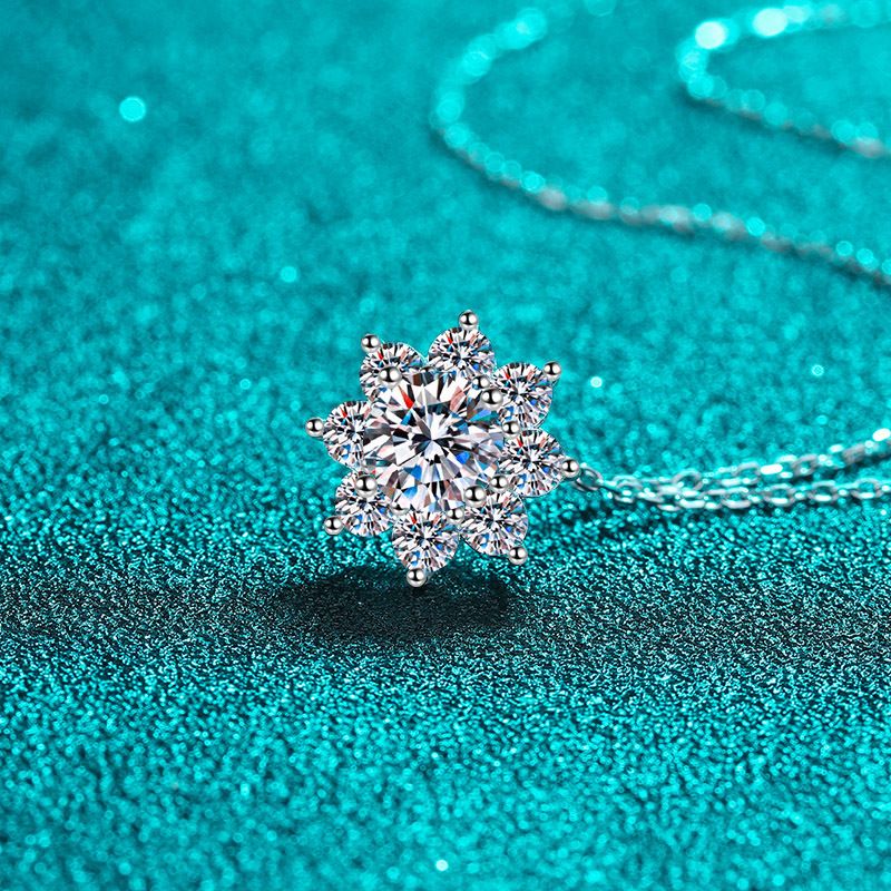 Collana con ciondolo a forma di girasole in argento sterling e tendenza moda con moissanite_voghion.com