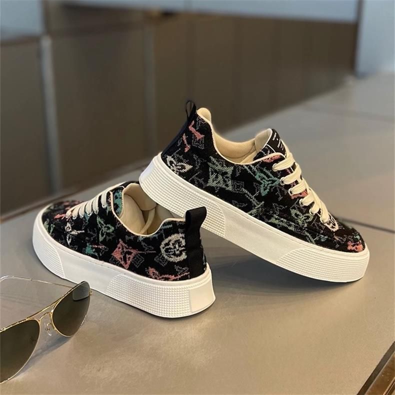 2024 Primavera Nuevos Zapatos Europeos Transpirables Súper Guapos Para Hombre Con Suela Suave, Zapatos De Tabla Casuales Y Versátiles_voghion.com