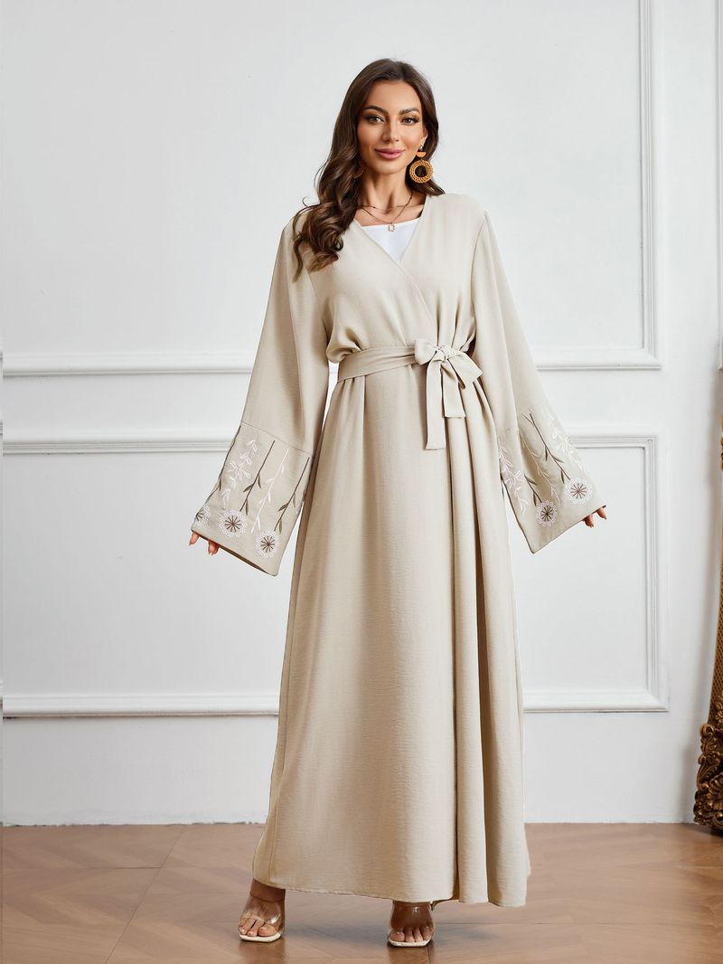 Elegantes langes muslimisches Kleid, modische bestickte Strickjacke aus Polyestergewebe mit langem Gewand im Taillengürtelstil_voghion.com