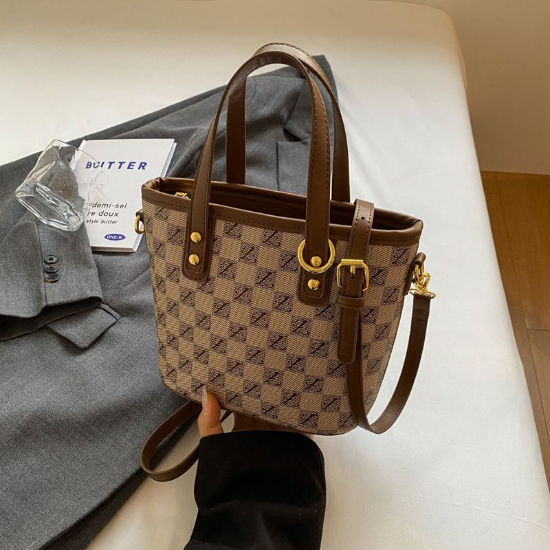 High-End für Frauen 2024 Neue Mode Nischendesign Schulter Elegante einfache Eimer Trendy Crossbody Bag_voghion.com