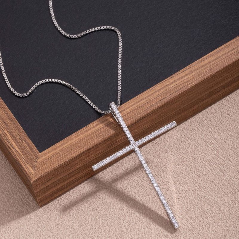 Collana con croce in zircone micro pavé di lusso minimalista per donna, squisiti gioielli di alta gamma per autunno e inverno_voghion.com