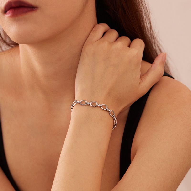Damenschmuck Modearmband Weiblich Edelstahl Einfach Vielseitig Schlichte Kette Spleißen Pendlerstil Titanstahl Handschmuck_voghion.com