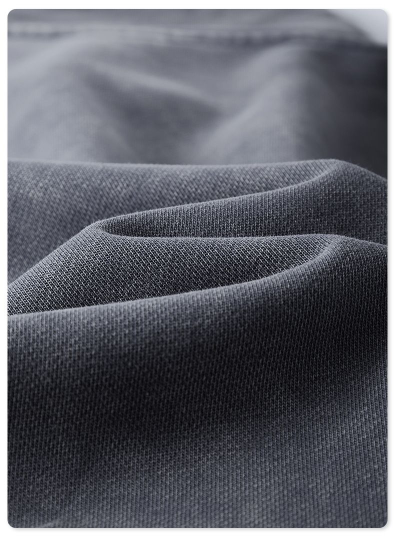 Herrenbekleidung: Verwaschenes, halbgeschnittenes Kapuzenpullover-Oberteil mit Rollkragen und lässigem Stil_voghion.com