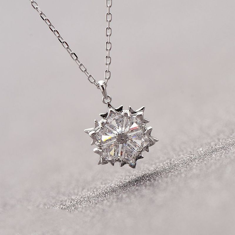 Beautiful Snowflake Necklace For Women Element Crystal Clavicle Necklace For Women_voghion.com