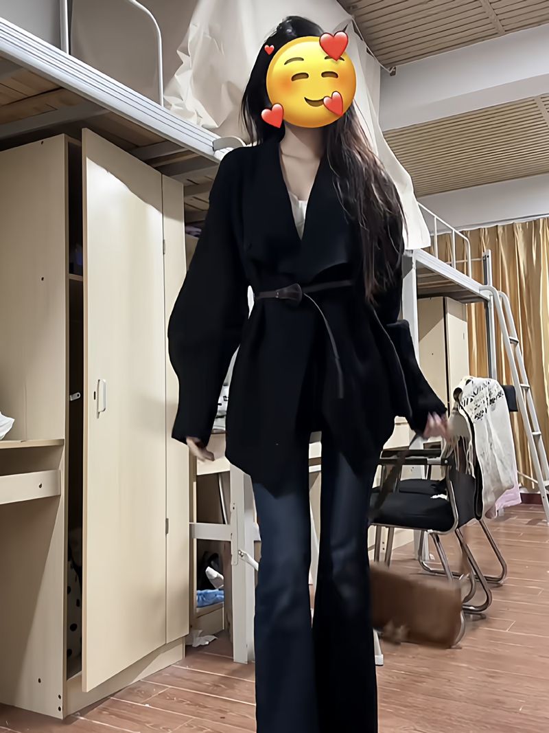 Pull-coat noir mi-long haut de gamme de style coréen pour femme, coupe asymétrique, en maille, idéal pour l'automne et l'hiver._voghion.com