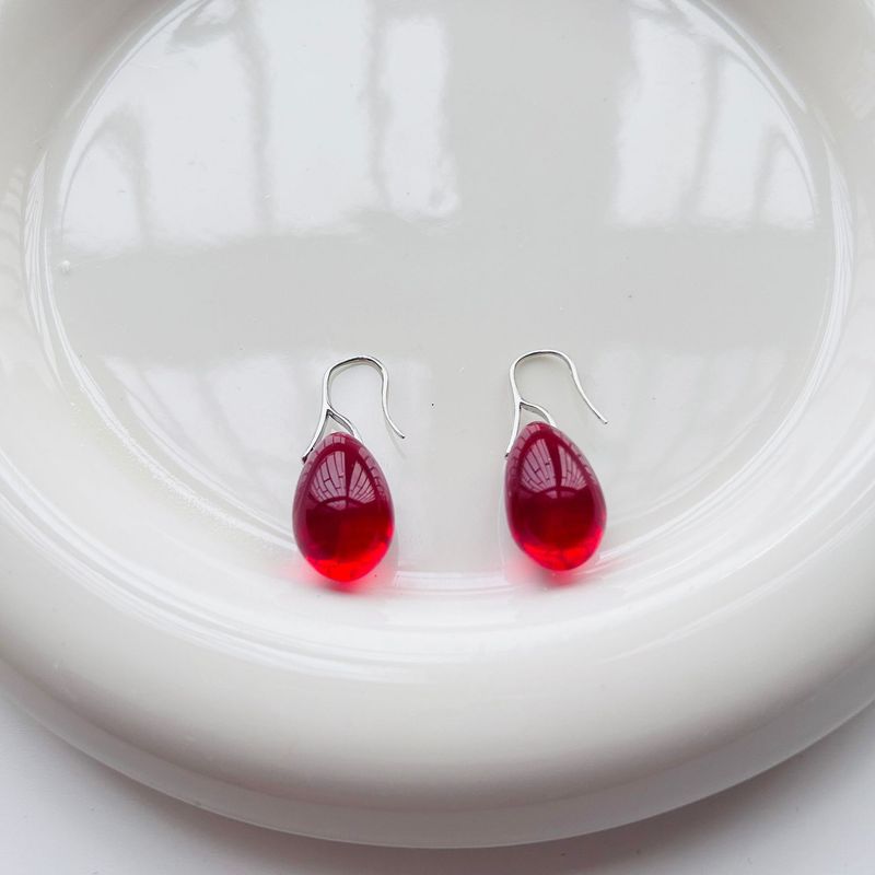febbre stesso stile orecchini di cristallo rosso gioielli goccia d'acqua orecchini di design di nicchia Qingdao commercio estero versatili ganci per le orecchie_voghion.com