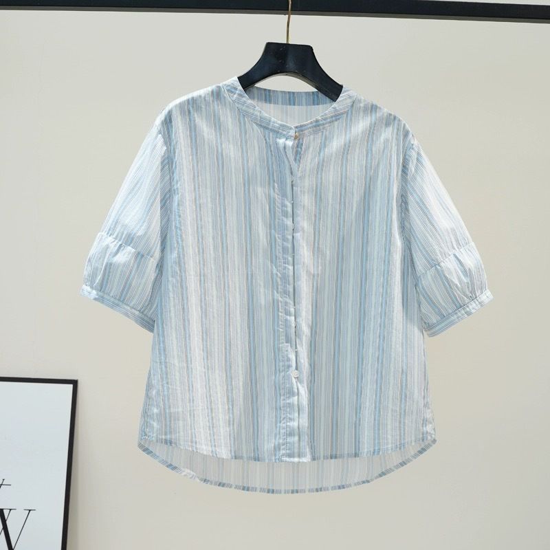 Abbigliamento da donna, piccola camicia a righe blu fresco, camicia ampia da donna con scollo rotondo e maniche medie, top estivo stile letterario 2025 con maniche a cinque punte_voghion.com