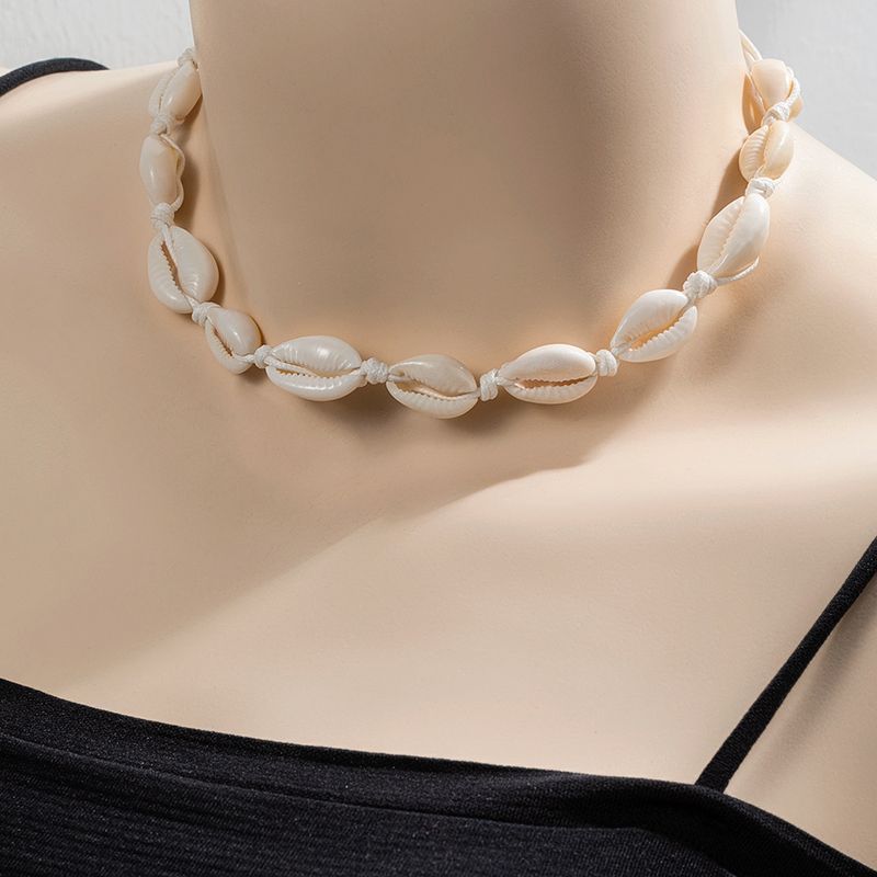 Collana con clavicola corta in conchiglia intrecciata casual e personalizzata in stile hawaiano_voghion.com