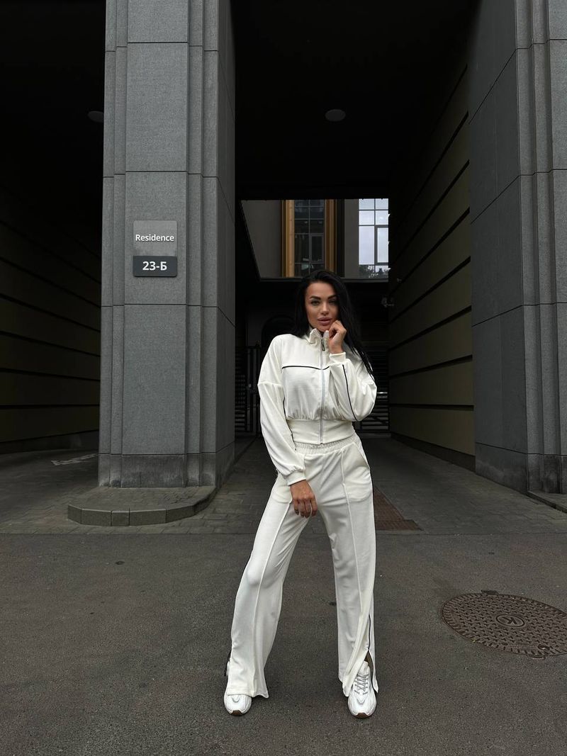 Lässiges Damen-Set mit langärmligem Kapuzenpullover und gestreifter Jogginghose – Streetwear-Outfit für Herbst und Winter (Schwarz/Hellrosa/Weiß/Pink)_voghion.com