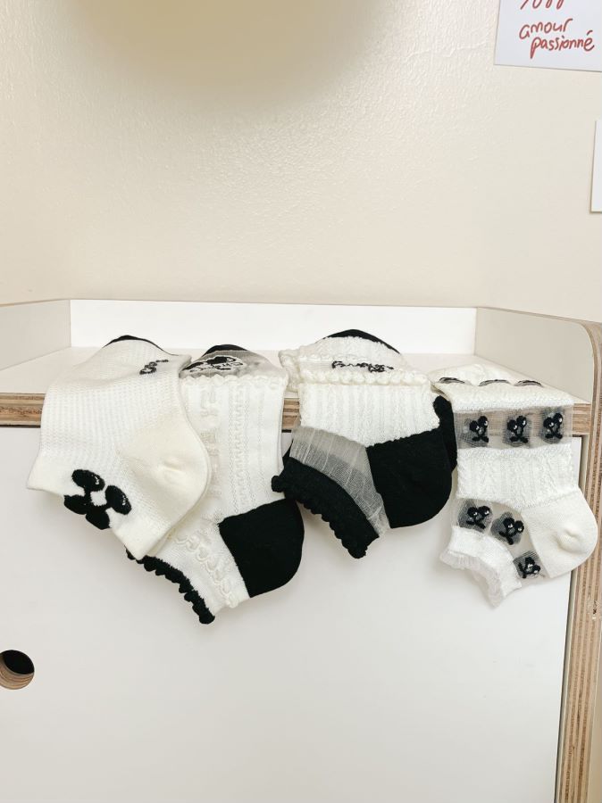 Calzini corti sottili bianchi e neri con bolle più calzini estivi da donna in stile cardigan per la fragilità_voghion.com