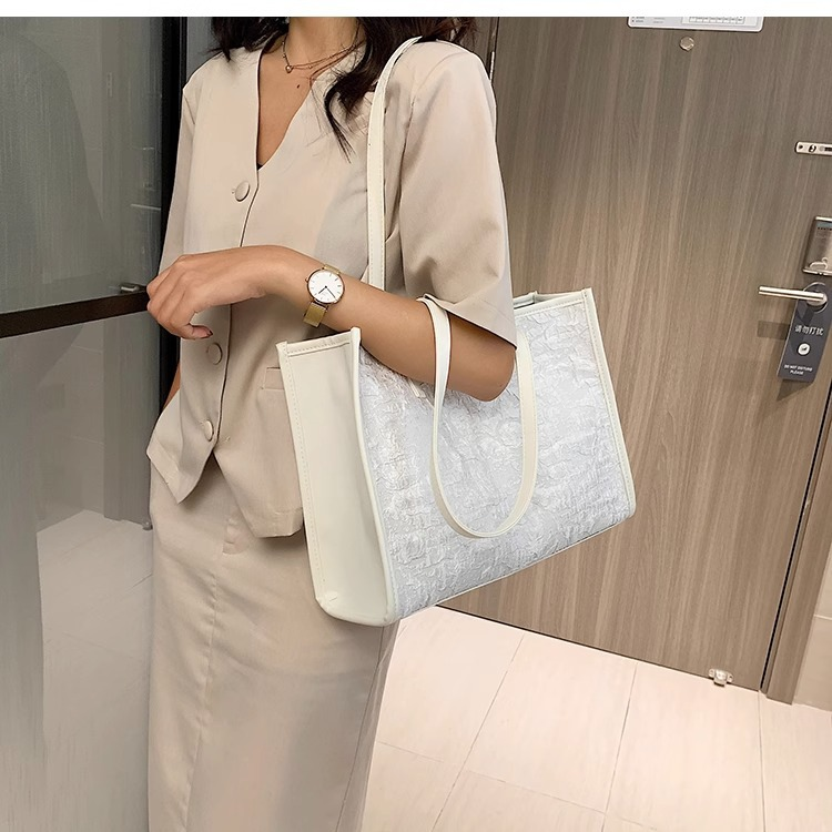 Borsa da donna di grande capacità Borsa estiva All-match 2023 Nuova borsa a tracolla alla moda Borsa tote dal design unico di nicchia_voghion.com