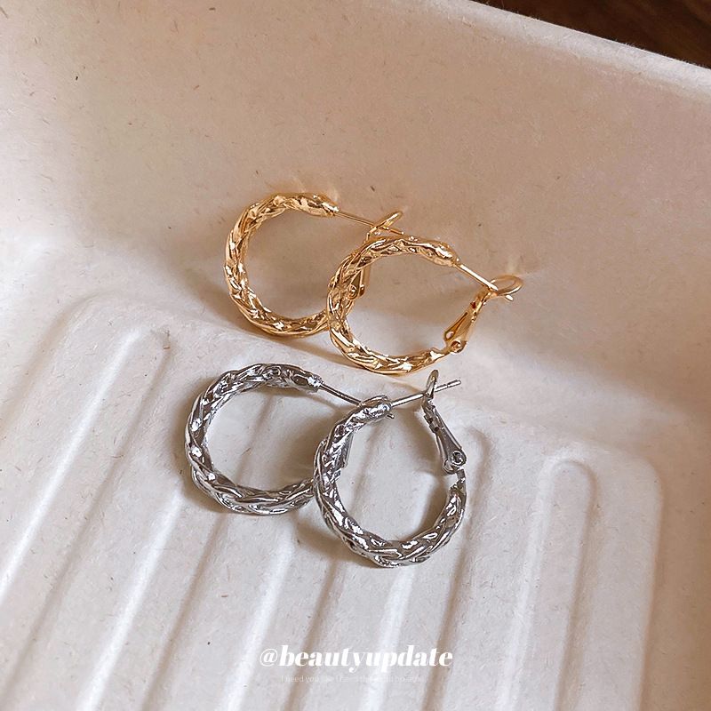 Orecchini a cerchio intrecciati in metallo color argento, stile minimalista, versatili, eleganti e alla moda, leggeri, di lusso, di alta gamma_voghion.com
