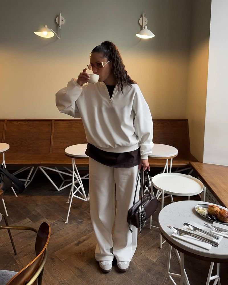 Completo da jogging con cappuccio oversize e coulisse - Completo casual streetwear in due pezzi in misto cotone (bianco, grigio, rosa, blu navy e_voghion.com
