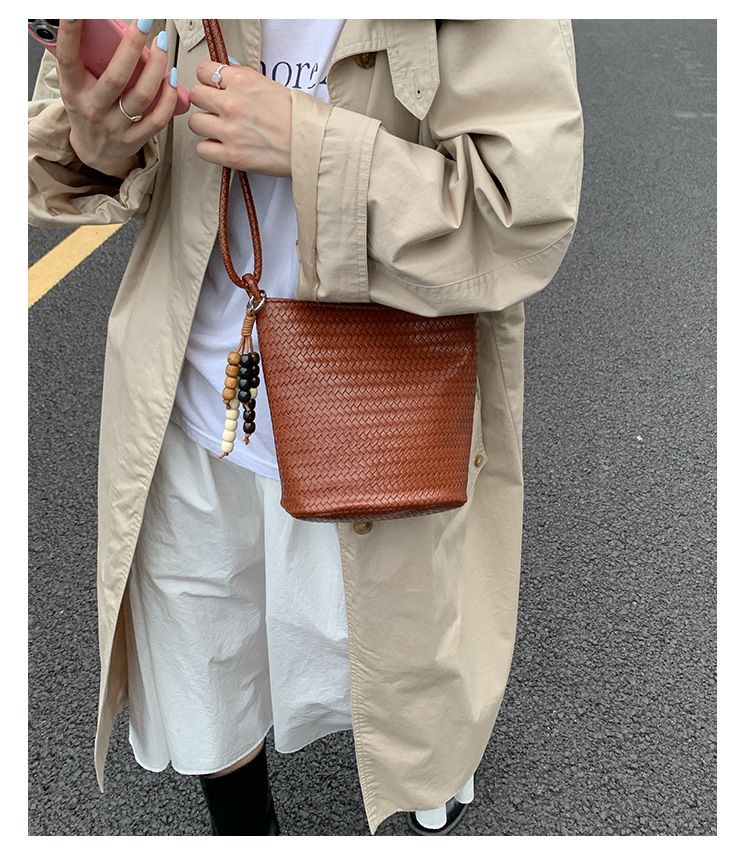 Borsa a secchiello con motivo intrecciato per donna 2025, nuova borsa versatile alla moda, borsa a tracolla casual da pendolare_voghion.com