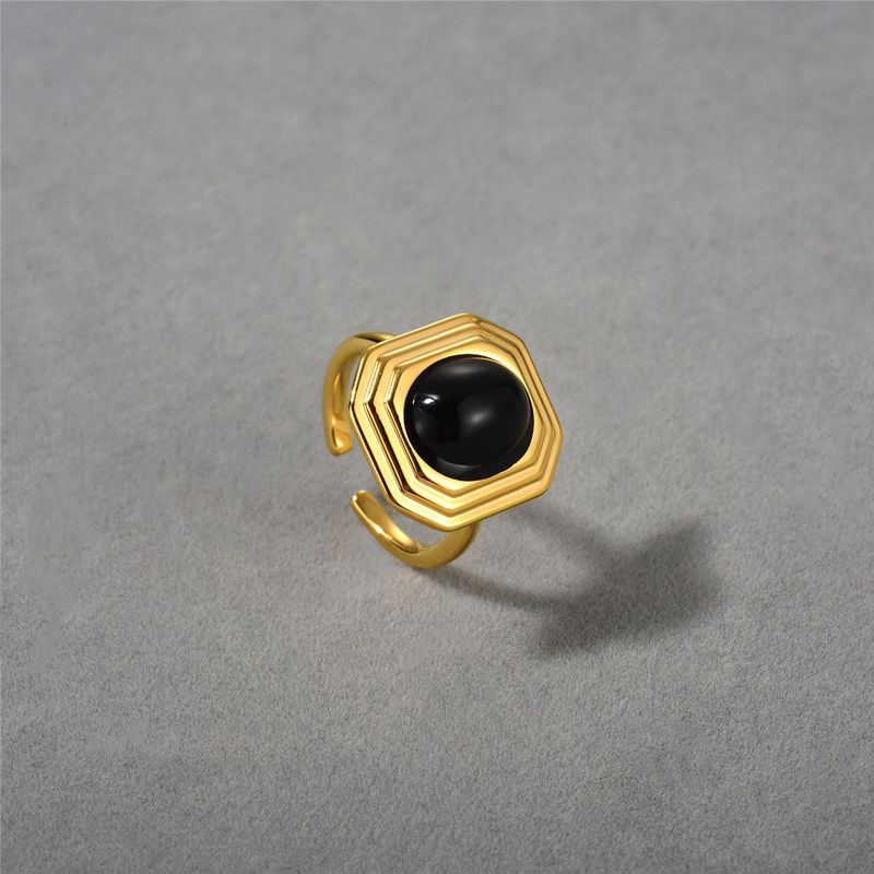 Anel aberto geométrico de ônix preto com textura quadrada, joia feminina, peça minimalista e elegante para mulheres_voghion.com