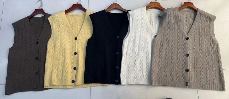 V-Ausschnitt Twist Gestrickte ärmellose Strickjacke Einfarbig Einfacher Windpullover Damenweste_voghion.com