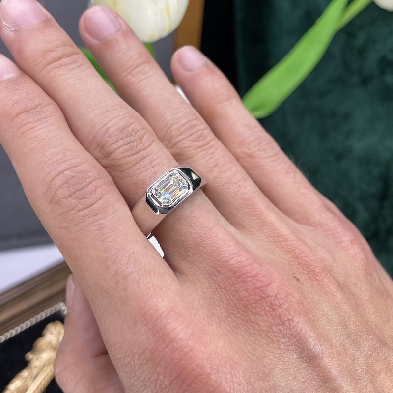 Men's Emerald Cut 1 Carat Moissanite Engagement Ring – Classic Solitaire Design In Sterling Silver (Size 7-11)_voghion.com